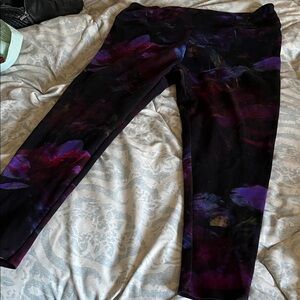 Soft Surroundings Black Leggings with Purple and Pink Floral Print